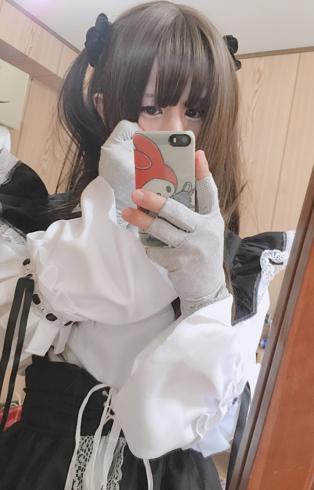 スマートフォンで隠す